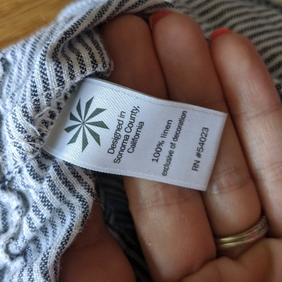 Size 2 Athleta Striped Linen Shorts - Picture 6 of 6